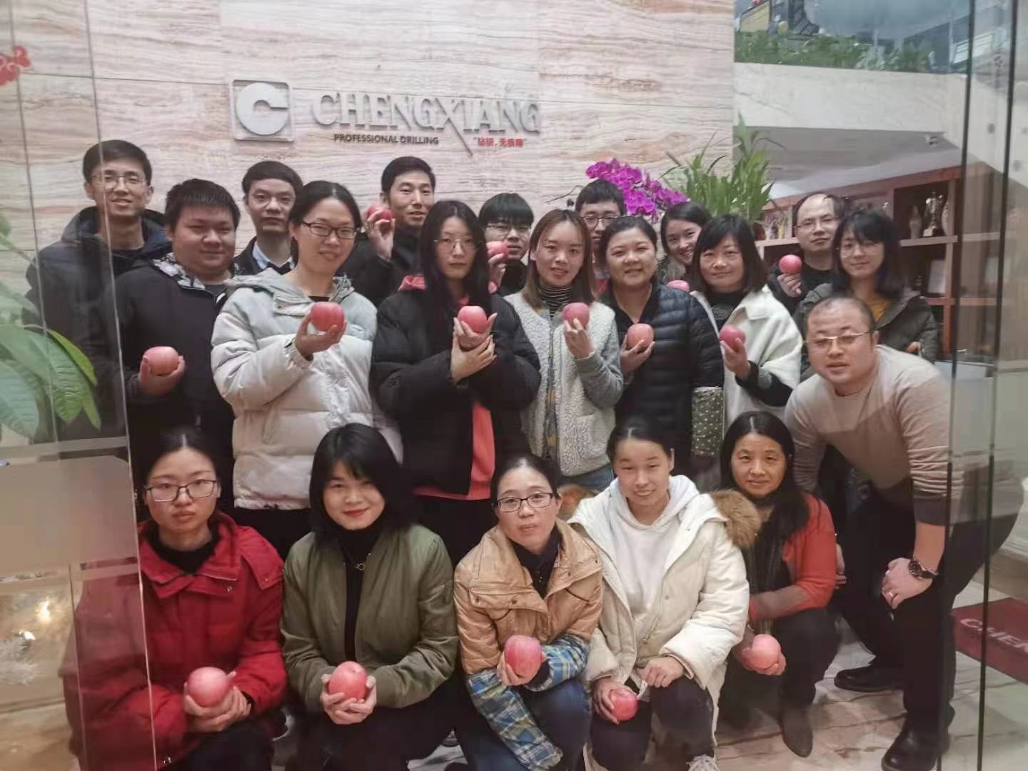 風(fēng)勁帆滿圖新志，砥礪奮進正此時